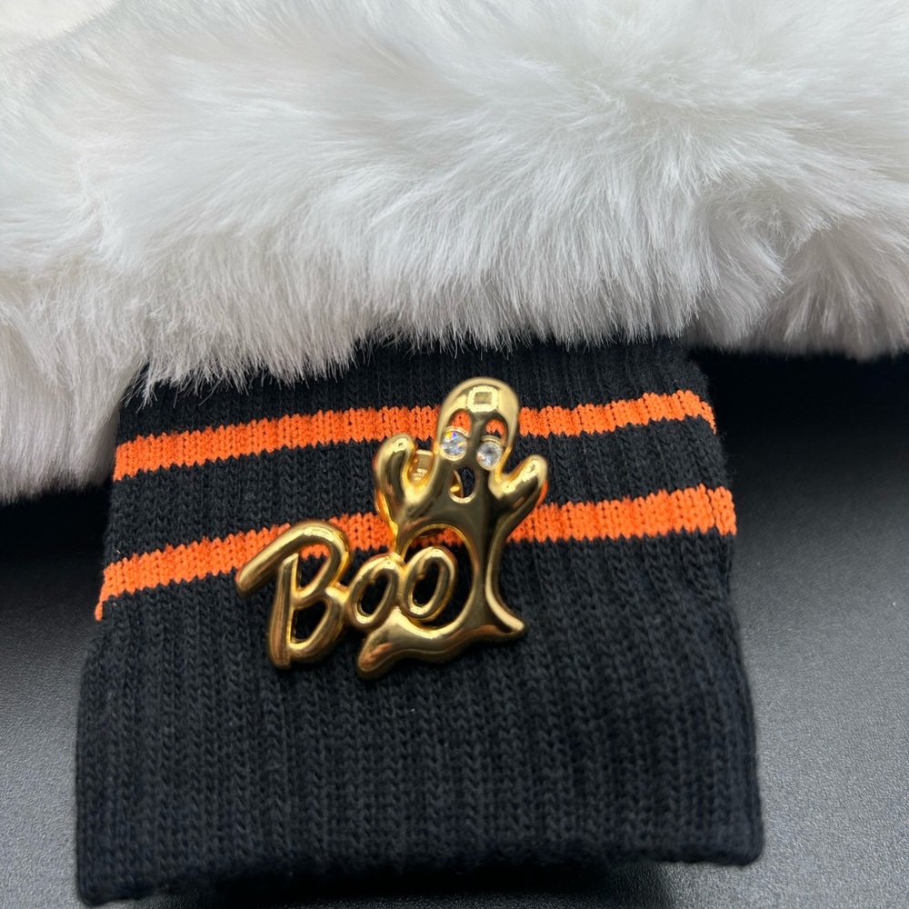 Vintage Avon . 1990 Avon Gleeful Ghost "BOO" Hat  Pin Goldtone Halloween Brooch